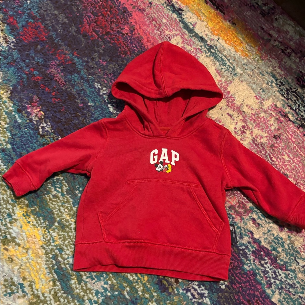 ⭐️5/$25 GAP Disney Mickey Red Hoodie